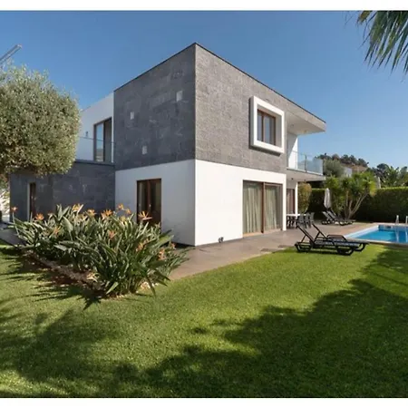 Victoria With Private Heated Pool Villa