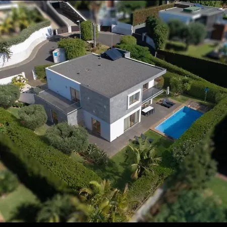 Villa Victoria With Private Heated Pool