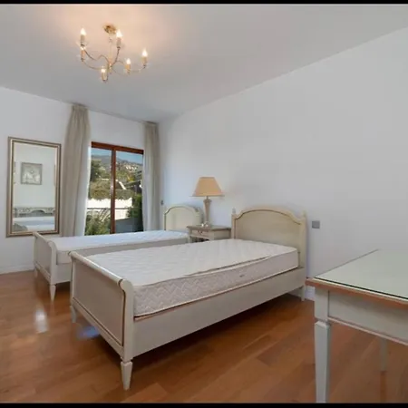Victoria With Private Heated Pool Villa *
