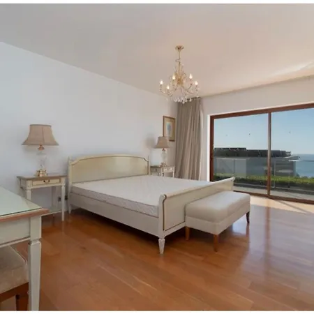 Victoria With Private Heated Pool Funchal (Madeira)