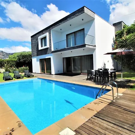 Victoria With Private Heated Pool